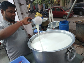 Shree-Man-Kamneshwar-Dudh-Dairy-In-Dewas