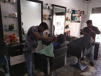 Royal-Hair-Salon-In-Manasa